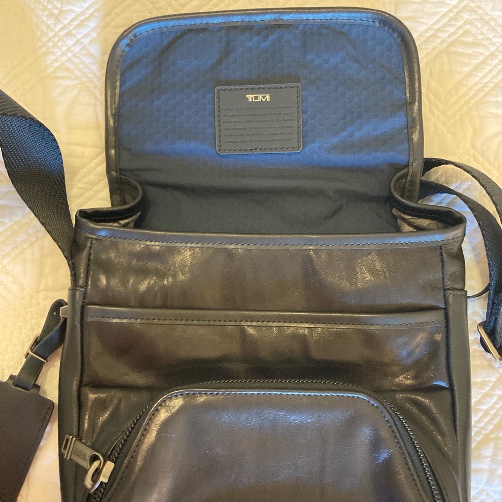 Tumi Alpha Bravo Barton Crossbody Dark Brown Leather Messenger Bag New with Tags - Picture 11 of 13
